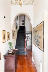 https://images.listonce.com.au/custom/160x/listings/18-simpson-street-east-melbourne-vic-3002/416/01559416_img_08.jpg?sWoA4Z_zufU