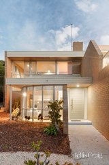https://images.listonce.com.au/custom/160x/listings/18-summit-drive-bulleen-vic-3105/613/01818613_img_02.jpg?PWgzSPa_muc
