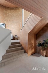 https://images.listonce.com.au/custom/160x/listings/18-summit-drive-bulleen-vic-3105/613/01818613_img_05.jpg?1vEWiVV_Z3A