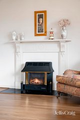 https://images.listonce.com.au/custom/160x/listings/18-sunnyridge-court-chirnside-park-vic-3116/243/01816243_img_03.jpg?pSpoden3LVA