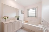 https://images.listonce.com.au/custom/160x/listings/18-sunnyridge-court-chirnside-park-vic-3116/243/01816243_img_11.jpg?4LN9Tu7hyt0