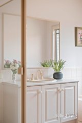 https://images.listonce.com.au/custom/160x/listings/18-sunnyridge-court-chirnside-park-vic-3116/243/01816243_img_12.jpg?HCZ-TIrbpAQ