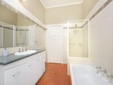 https://images.listonce.com.au/custom/160x/listings/18-valentine-avenue-kew-vic-3101/814/01683814_img_07.jpg?S0kLchZzieA