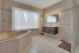 https://images.listonce.com.au/custom/160x/listings/18-vaux-street-pascoe-vale-south-vic-3044/917/01889917_img_14.jpg?TqPzUewWWdU