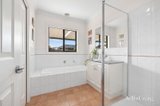 https://images.listonce.com.au/custom/160x/listings/18-victoria-street-kyneton-vic-3444/643/01896643_img_09.jpg?-TtyBKT9wOU