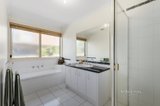 https://images.listonce.com.au/custom/160x/listings/18-wexford-court-narre-warren-south-vic-3805/940/01036940_img_07.jpg?aTgMgy9J4Z0