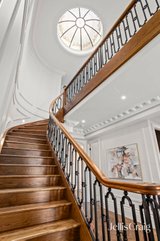 https://images.listonce.com.au/custom/160x/listings/18-winmalee-road-balwyn-vic-3103/343/01810343_img_04.jpg?kA5pYFdYojk