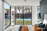 https://images.listonce.com.au/custom/160x/listings/180-beach-road-parkdale-vic-3195/981/01950981_img_13.jpg?hJYt9-xai74