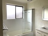 https://images.listonce.com.au/custom/160x/listings/180-beauchamp-street-kyneton-vic-3444/035/01585035_img_10.jpg?3zbn8OM4Q2Q