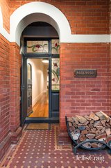 https://images.listonce.com.au/custom/160x/listings/180-canterbury-road-middle-park-vic-3206/502/01980502_img_15.jpg?sSr3QX-uFKY