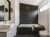https://images.listonce.com.au/custom/160x/listings/180-clyde-street-thornbury-vic-3071/675/00702675_img_14.jpg?zUpfYXAZAQY