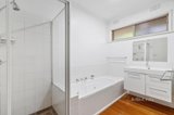 https://images.listonce.com.au/custom/160x/listings/180-huntingdale-road-mount-waverley-vic-3149/383/01580383_img_06.jpg?ghQdmLgCUoI