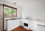 https://images.listonce.com.au/custom/160x/listings/180-mount-view-parade-mooroolbark-vic-3138/632/01636632_img_05.jpg?4W53audfwKU