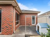 https://images.listonce.com.au/custom/160x/listings/180-vale-street-alfredton-vic-3350/708/01576708_img_15.jpg?UJOXNPtzxJE