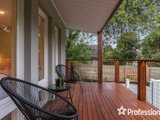 https://images.listonce.com.au/custom/160x/listings/182-mount-view-parade-croydon-vic-3136/394/01526394_img_04.jpg?Lj0DvSSOQOo