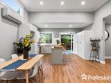 https://images.listonce.com.au/custom/160x/listings/182-mount-view-parade-croydon-vic-3136/394/01526394_img_08.jpg?hEVt1iyjBto