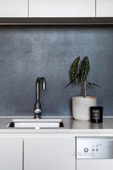 https://images.listonce.com.au/custom/160x/listings/182-west-street-brunswick-vic-3056/180/01076180_img_13.jpg?yIjmYXCDqp0