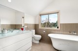 https://images.listonce.com.au/custom/160x/listings/183-laverys-road-mount-bolton-vic-3352/579/01116579_img_16.jpg?EBv_AnAJroA