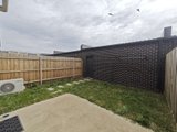 https://images.listonce.com.au/custom/160x/listings/184-central-parkway-cranbourne-west-vic-3977/120/01606120_img_03.jpg?iyepkDX8hF4