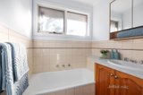https://images.listonce.com.au/custom/160x/listings/1842-toorak-road-hawthorn-east-vic-3123/162/01726162_img_07.jpg?YIke8BzC0b8