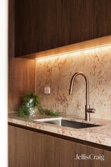 https://images.listonce.com.au/custom/160x/listings/184b-mitchell-street-northcote-vic-3070/643/01980643_img_07.jpg?_oNbnXhDTyM