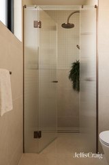 https://images.listonce.com.au/custom/160x/listings/184b-mitchell-street-northcote-vic-3070/643/01980643_img_20.jpg?0MERR8tND0s