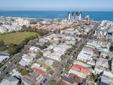 https://images.listonce.com.au/custom/160x/listings/186-dow-street-port-melbourne-vic-3207/175/01090175_img_01.jpg?iqDqN4SUCRM