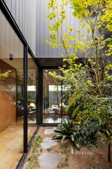 https://images.listonce.com.au/custom/160x/listings/187-burnley-street-richmond-vic-3121/563/01677563_img_06.jpg?zzxHGQDzWjY