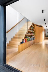 https://images.listonce.com.au/custom/160x/listings/187-burnley-street-richmond-vic-3121/563/01677563_img_18.jpg?I1gCt2On2Ps