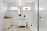 https://images.listonce.com.au/custom/160x/listings/187-studley-park-road-kew-vic-3101/577/01681577_img_06.jpg?_iVSpS7Hmys