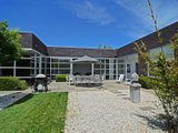https://images.listonce.com.au/custom/160x/listings/1885-sturt-street-alfredton-vic-3350/903/01575903_img_18.jpg?8IKF7qfzPnw