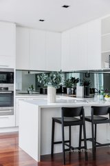 https://images.listonce.com.au/custom/160x/listings/189-coppin-street-richmond-vic-3121/621/01700621_img_18.jpg?toK4scTcido