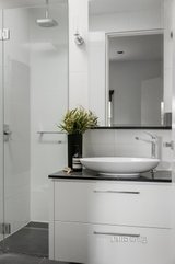 https://images.listonce.com.au/custom/160x/listings/189-coppin-street-richmond-vic-3121/621/01700621_img_23.jpg?jVCbhy2I7fM