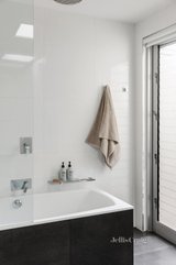 https://images.listonce.com.au/custom/160x/listings/189-coppin-street-richmond-vic-3121/621/01700621_img_26.jpg?29UpQDMF89I