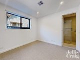 https://images.listonce.com.au/custom/160x/listings/18a-anne-street-mckinnon-vic-3204/833/01986833_img_09.jpg?NsmgF8xAwXY