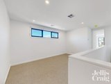 https://images.listonce.com.au/custom/160x/listings/18a-anne-street-mckinnon-vic-3204/833/01986833_img_10.jpg?cHhmF16Fn0M