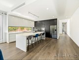 https://images.listonce.com.au/custom/160x/listings/18a-paloma-street-bentleigh-east-vic-3165/342/01565342_img_02.jpg?SIwHdPIUr14