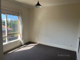 https://images.listonce.com.au/custom/160x/listings/19-20-crofton-drive-williamstown-vic-3016/795/01703795_img_11.jpg?dRJesgOg8oQ