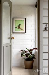 https://images.listonce.com.au/custom/160x/listings/19-alban-street-montmorency-vic-3094/978/01948978_img_02.jpg?pIqNGjTsTQU