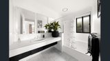 https://images.listonce.com.au/custom/160x/listings/19-amesbury-avenue-wantirna-vic-3152/998/01980998_img_01.jpg?gvdl5aIcG-w