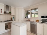 https://images.listonce.com.au/custom/160x/listings/19-barina-avenue-mooroolbark-vic-3138/980/01523980_img_05.jpg?_woLwbTElMc