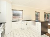 https://images.listonce.com.au/custom/160x/listings/19-bourke-street-ringwood-vic-3134/353/00620353_img_08.jpg?-aEJKKxTAes