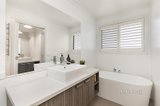 https://images.listonce.com.au/custom/160x/listings/19-brown-street-castlemaine-vic-3450/614/01026614_img_06.jpg?moqCYHcBJsM