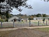 https://images.listonce.com.au/custom/160x/listings/19-buckland-street-woodend-vic-3442/581/01937581_img_03.jpg?YrmMqLLP_Xk