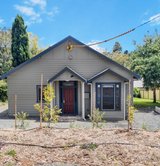 https://images.listonce.com.au/custom/160x/listings/19-buckland-street-woodend-vic-3442/581/01937581_img_17.jpg?aIsZIA0cAME