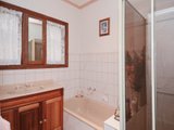 https://images.listonce.com.au/custom/160x/listings/19-buxton-road-herne-hill-vic-3218/472/01699472_img_09.jpg?zxWIvifR73g