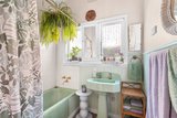 https://images.listonce.com.au/custom/160x/listings/19-calder-street-manifold-heights-vic-3218/865/01737865_img_04.jpg?OObki03WpUQ