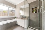 https://images.listonce.com.au/custom/160x/listings/19-camelia-grove-cheltenham-vic-3192/554/01522554_img_11.jpg?-WkN8iDCuNI