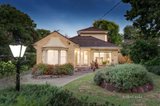 https://images.listonce.com.au/custom/160x/listings/19-carlyle-crescent-mont-albert-vic-3127/878/01183878_img_01.jpg?ksGbA1mpiG0