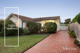https://images.listonce.com.au/custom/160x/listings/19-catherine-road-bentleigh-east-vic-3165/248/01910248_img_01.jpg?27m2Kfic2v8